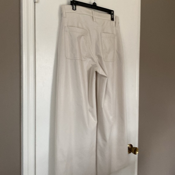 Banana Republic Winter white faux leather pants, size 29/8 - Picture 6 of 7